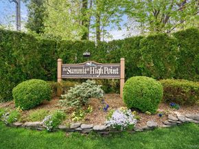 144 The Crescent, Roslyn Heights NY 11577