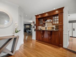 144 The Crescent, Roslyn Heights NY 11577