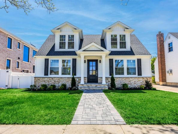 206 Devonshire Drive, New Hyde Park NY 11040