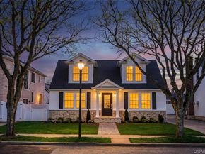 206 Devonshire Drive, New Hyde Park NY 11040