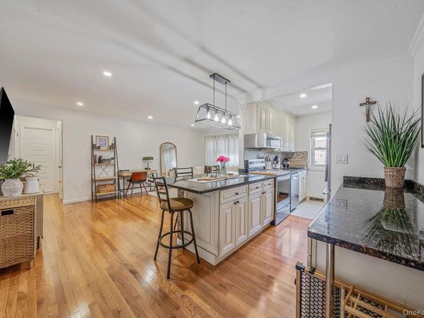 4 Rose Street 1F1, Oceanside NY 11572