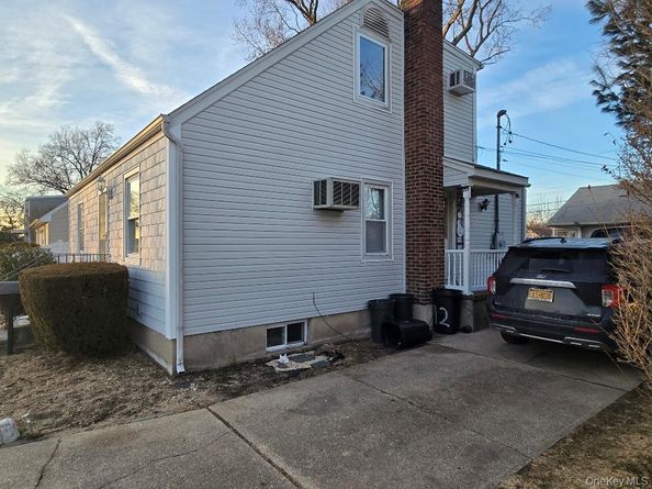 12 Carson Street, Bethpage NY 11714