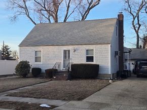 12 Carson Street, Bethpage NY 11714