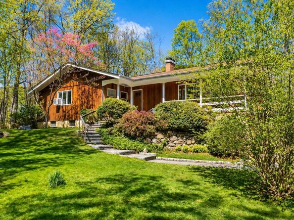 86 Mount Airy Road E, Croton-on-Hudson NY 10520
