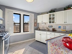42 Pondfield W 6D, Bronxville NY 10708