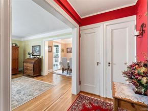 42 Pondfield W 6D, Bronxville NY 10708