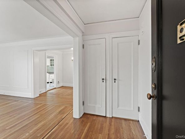 42 Pondfield W 6D, Bronxville NY 10708
