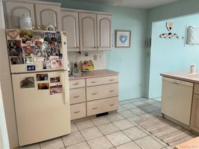 581 Grand Avenue, Lindenhurst NY 11757