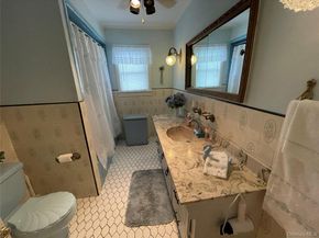 581 Grand Avenue, Lindenhurst NY 11757