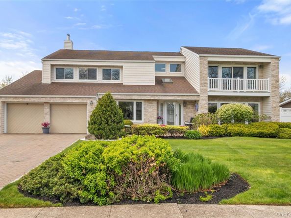 152 Pace Drive S, West Islip NY 11795