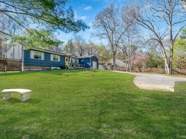 20 Middle Island Road, Middle Island NY 11953