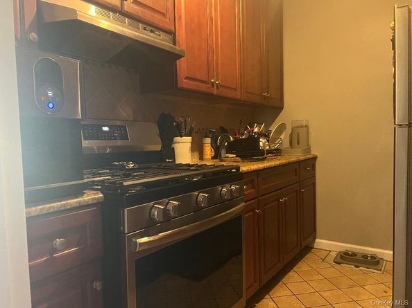 153-25 88 Street 3A, Howard Beach NY 11414