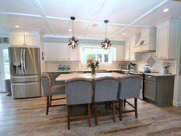 14 Mark Lane, Farmingville NY 11738