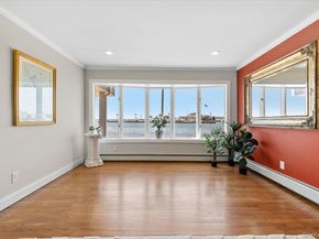160 Sequams Lane W, West Islip NY 11795