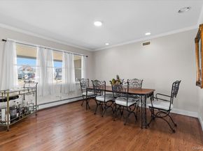 160 Sequams Lane W, West Islip NY 11795