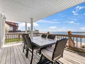 160 Sequams Lane W, West Islip NY 11795