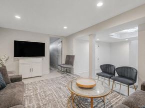 16 Riviera Parkway, Lindenhurst NY 11757