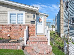 16 Riviera Parkway, Lindenhurst NY 11757