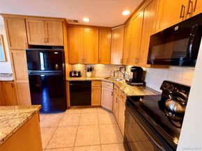 81 Stanford Court B, Wantagh NY 11793