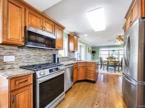 70 Featherbed Lane, Oakdale NY 11769