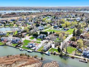 70 Featherbed Lane, Oakdale NY 11769