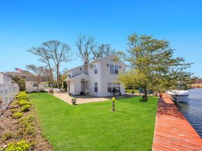 70 Featherbed Lane, Oakdale NY 11769