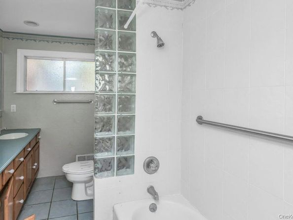 14 Central Park Road, Plainview NY 11803