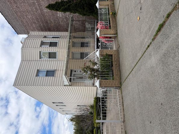 1871 Matthews Avenue, Bronx NY 10462