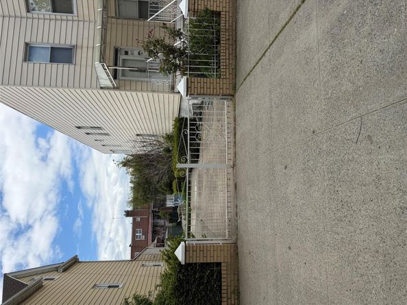 1871 Matthews Avenue, Bronx NY 10462