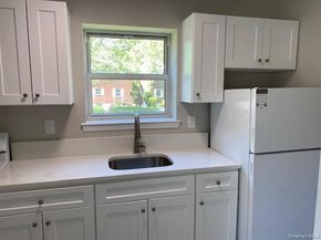 260-18 75th Avenue 1st fl, Glen Oaks NY 11004