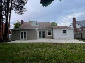 245 Warren Street, Uniondale NY 11553