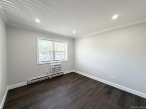 100 Connetquot Avenue 10, East Islip NY 11730