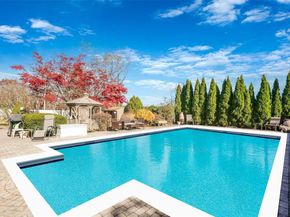 10 Marchant Drive, Saint James NY 11780