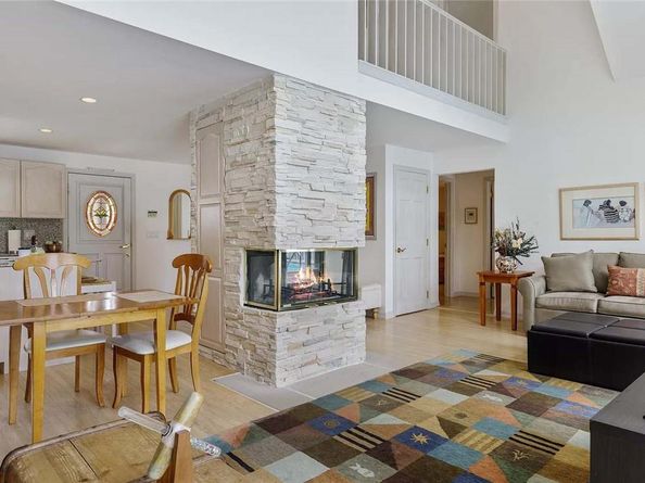 18 Brushy Neck Lane, Westhampton NY 11977
