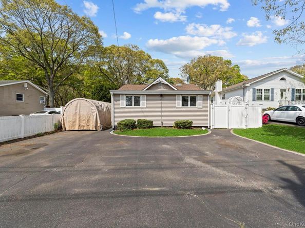 164 Dare Road, Selden NY 11784