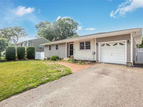 183 Cherokee Street, Ronkonkoma NY 11779