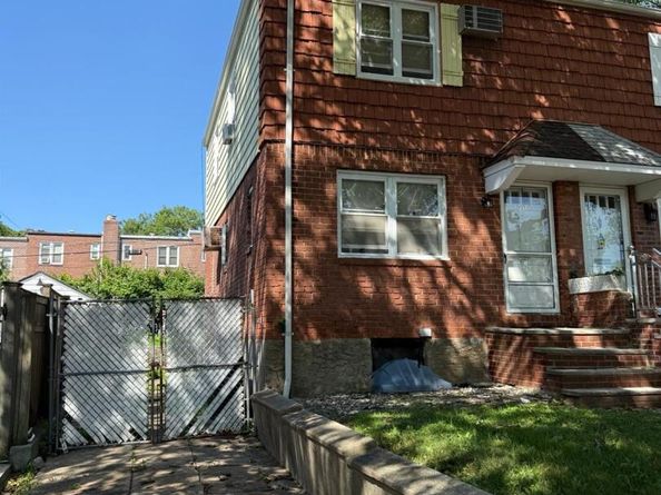 56-04 207th Street, Oakland Gardens NY 11364