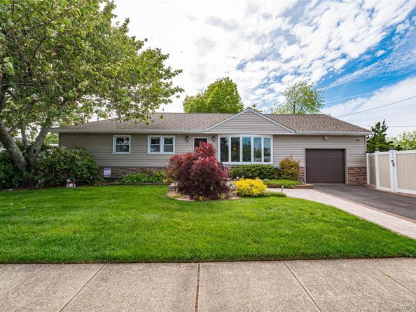 19 Buchanan Avenue, Amity Harbor NY 11701
