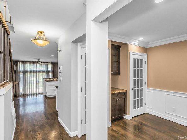 104 W Woodlake Drive, Woodbury NY 11797