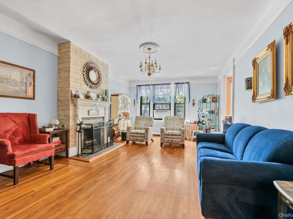 240 Bronxville Road C1, Bronxville NY 10708