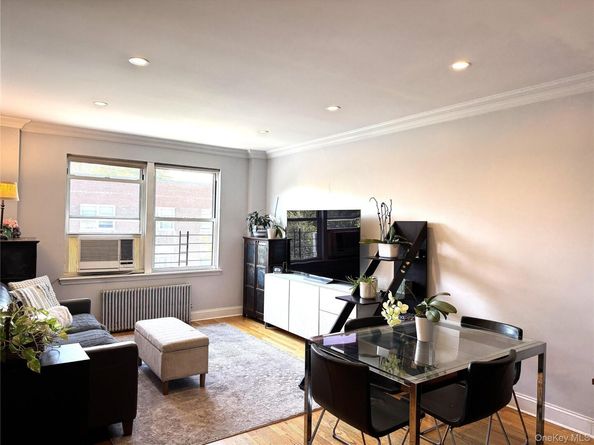 141-02 78th Road 3K, Flushing NY 11367