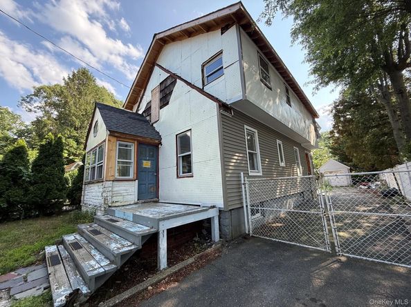 1014 Washington Drive, Centerport NY 11721