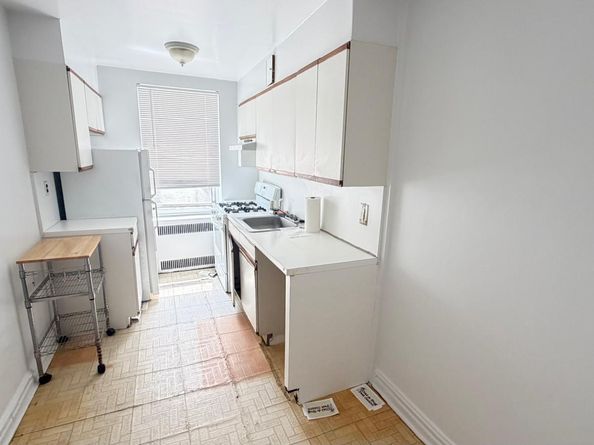 61-41 Saunders Street B67, Rego Park NY 11374