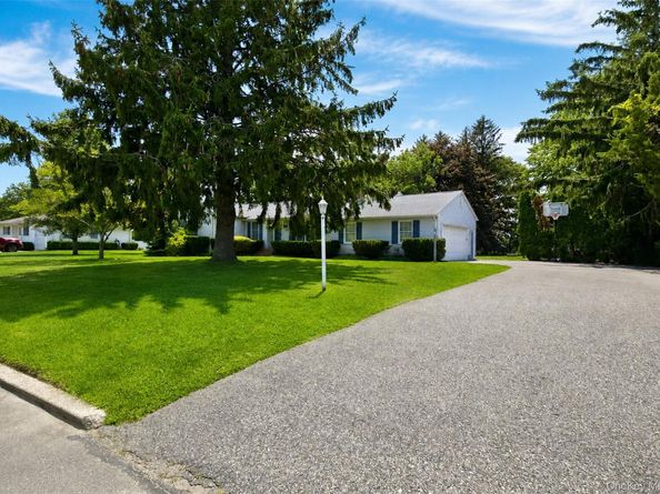 1765 Delmar Drive, Laurel NY 11948