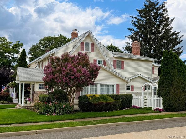 39 Princeton Street, Rockville Centre NY 11570
