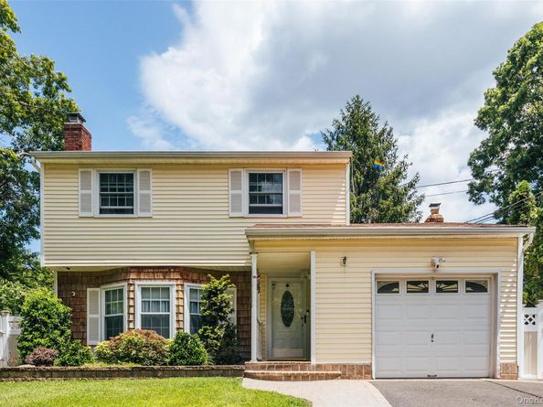 41 Brook Run Drive, Medford NY 11763