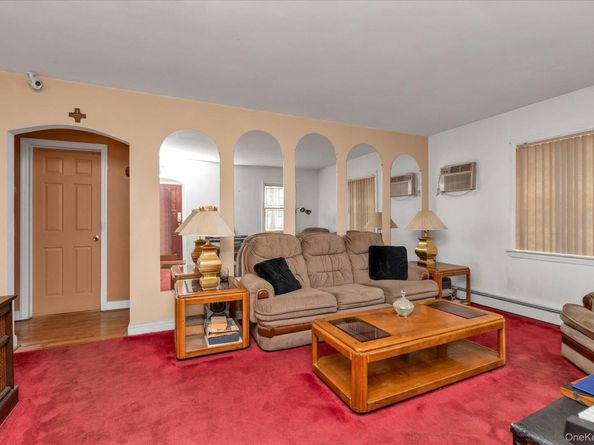 20 Francine Drive N, Massapequa NY 11758