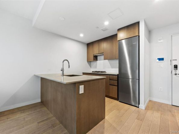 131-02A 40th Road 14B, Flushing NY 11354
