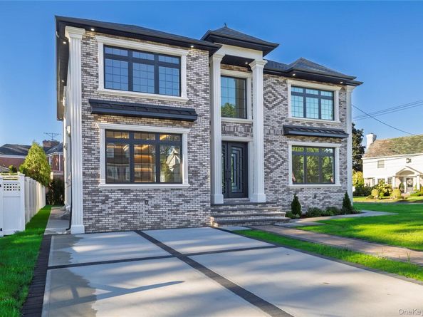 76 Gerard Avenue W, Malverne NY 11565