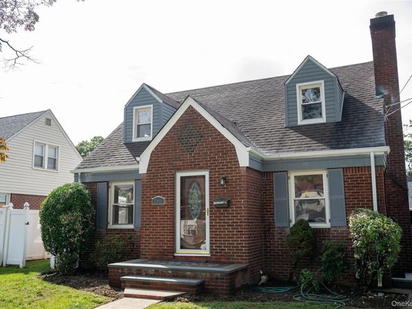 586 Stratford Road, Baldwin NY 11510